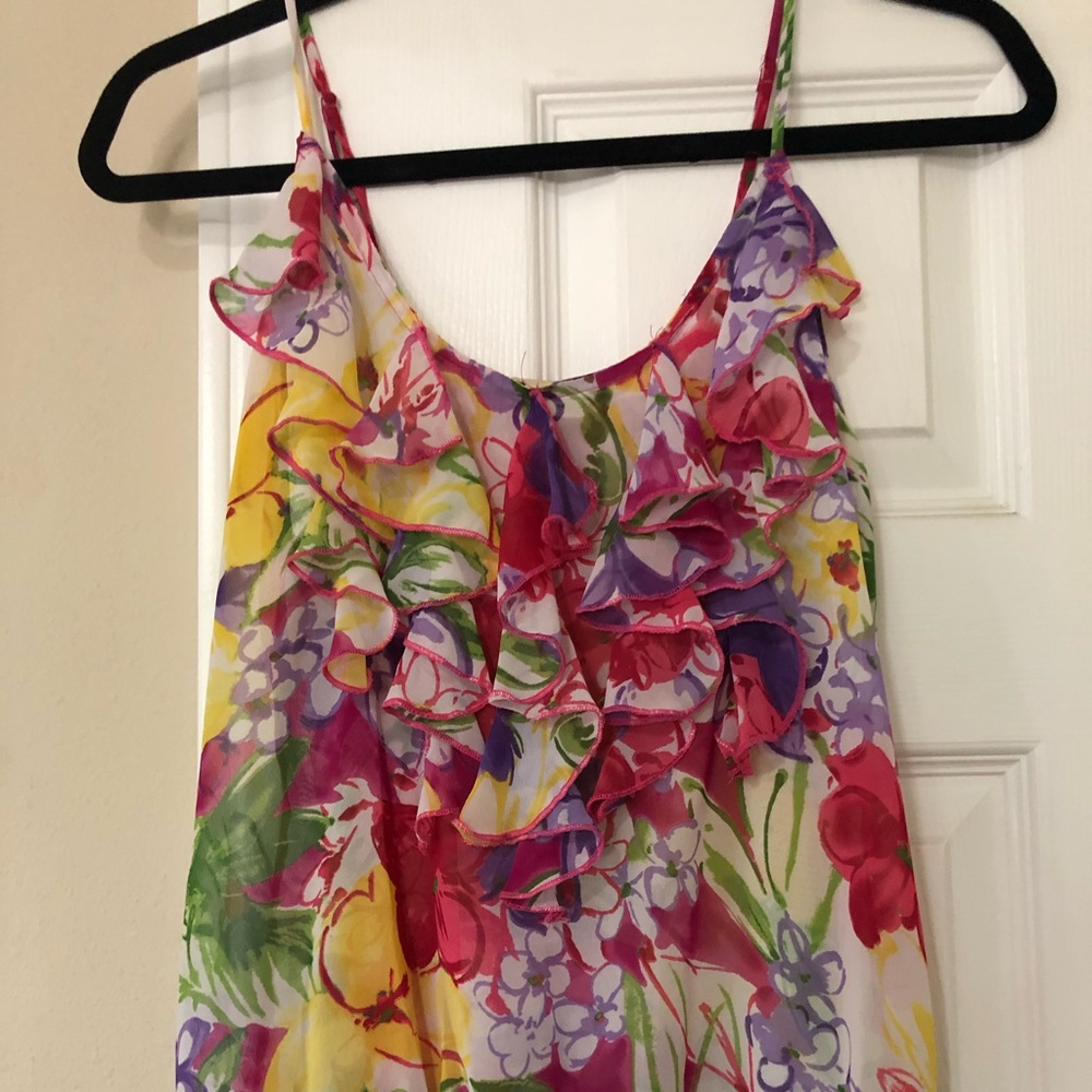 🛍💵 4/$25 New Floral tank top